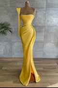 Robe de bal longue sirène jaune asymétrique en satin avec perles et manches