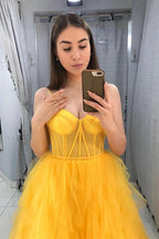 Vestido de festa em tule amarelo sem mangas PSK217