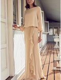 Abito da sposa per madre della sposa / colonna Invitato di nozze Semplice Elegante Scollo a barchetta Lunghezza pavimento Chiffon Manica lunga con pieghe e balze