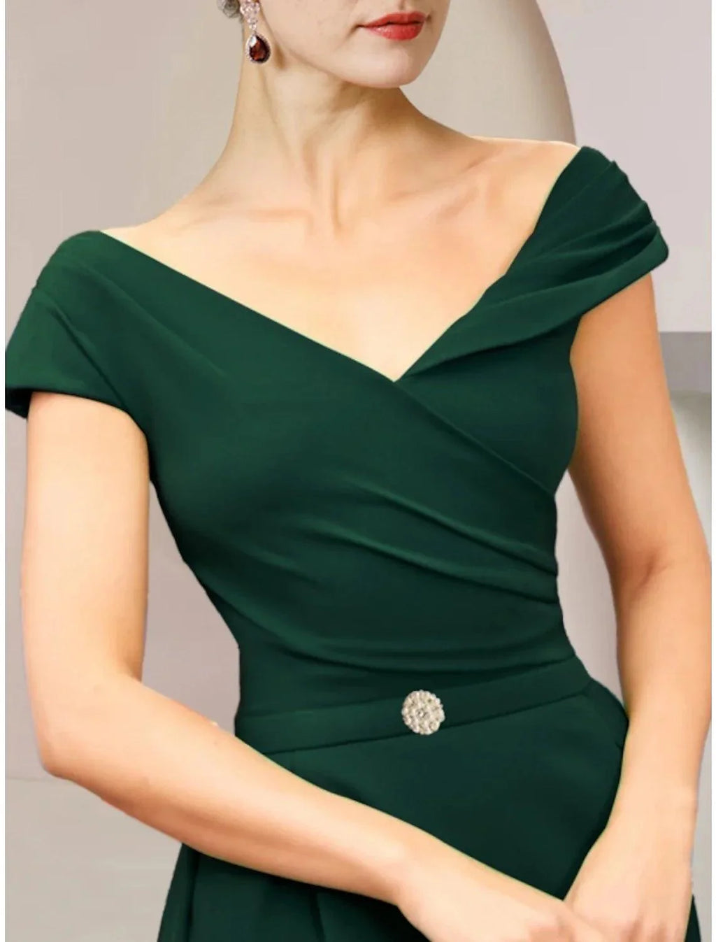 Vestido de festa para mãe da noiva, bainha/coluna, elegante, decote em V, comprimento até ao tornozelo, tecido elástico, manga curta com pregas, pregadeira em cristal