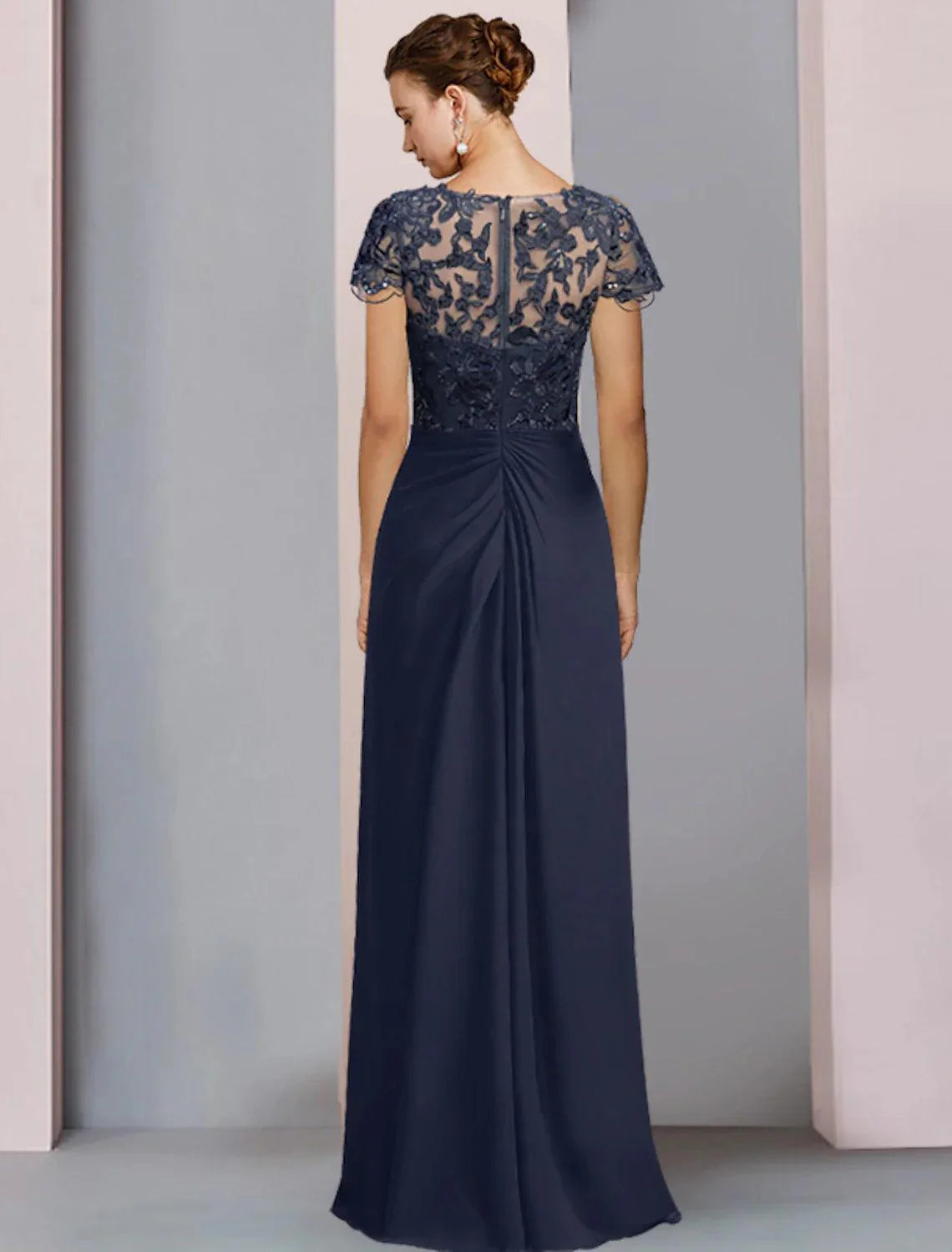 Vestido de mãe da noiva com bainha/coluna, formal, luxuoso, elegante, decote redondo, comprimento até ao chão, chiffon, renda, manga curta com aplicações de lantejoulas